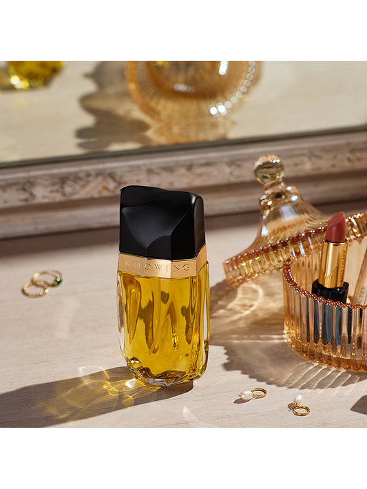 Estée Lauder Knowing